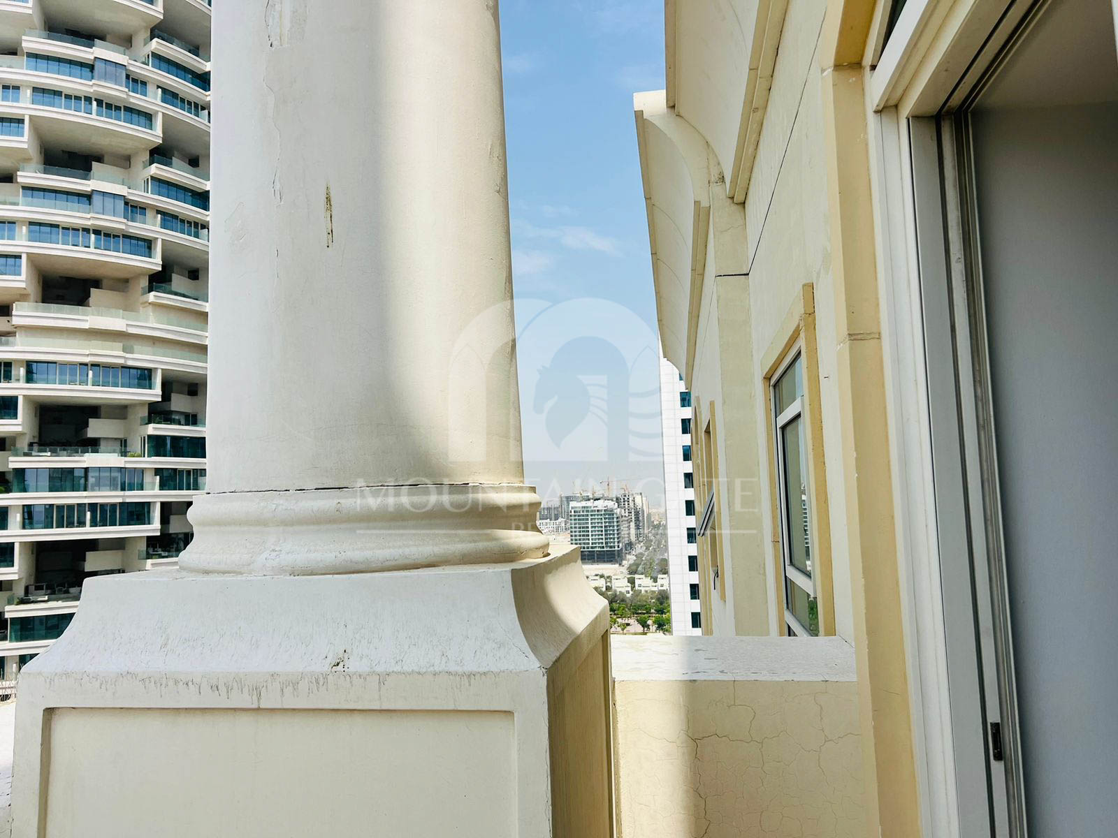 Ready to Move in High-end Design Bright Spacious 1BR Jumeirah Village Circle Mountain Gate