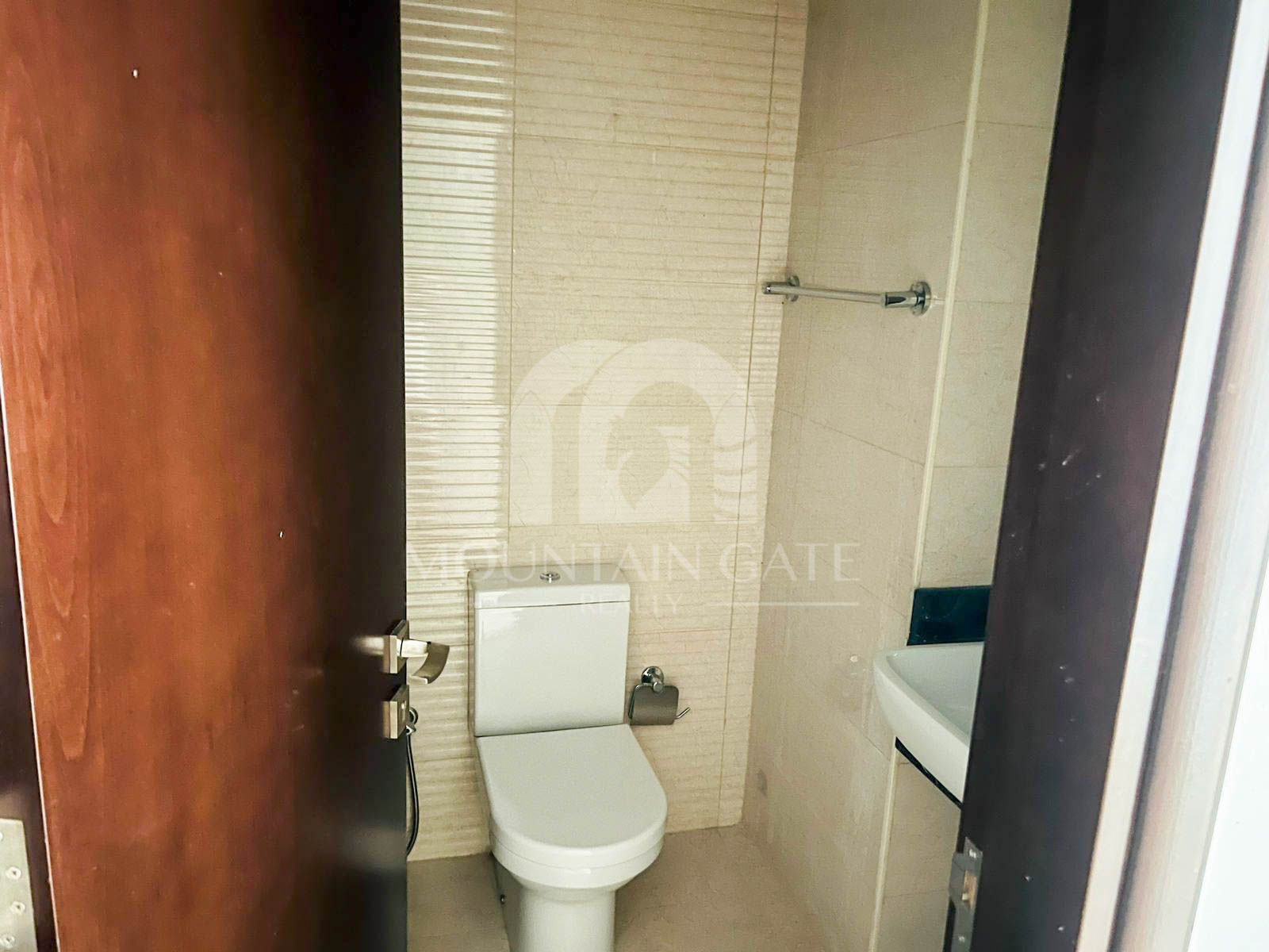 Ready to Move in High-end Design Bright Spacious 1BR Jumeirah Village Circle Mountain Gate