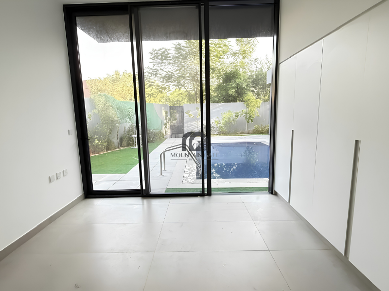 Luxury Villa | Pool | near stadiums| Corner 4BR Tilal City Mountain Gate