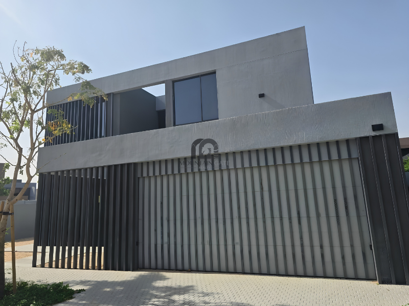 Luxury Villa | Pool | near stadiums| Corner