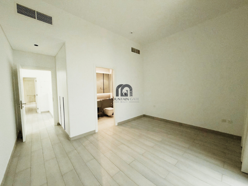Luxury Villa | Pool | near stadiums| Corner 4BR Tilal City Mountain Gate
