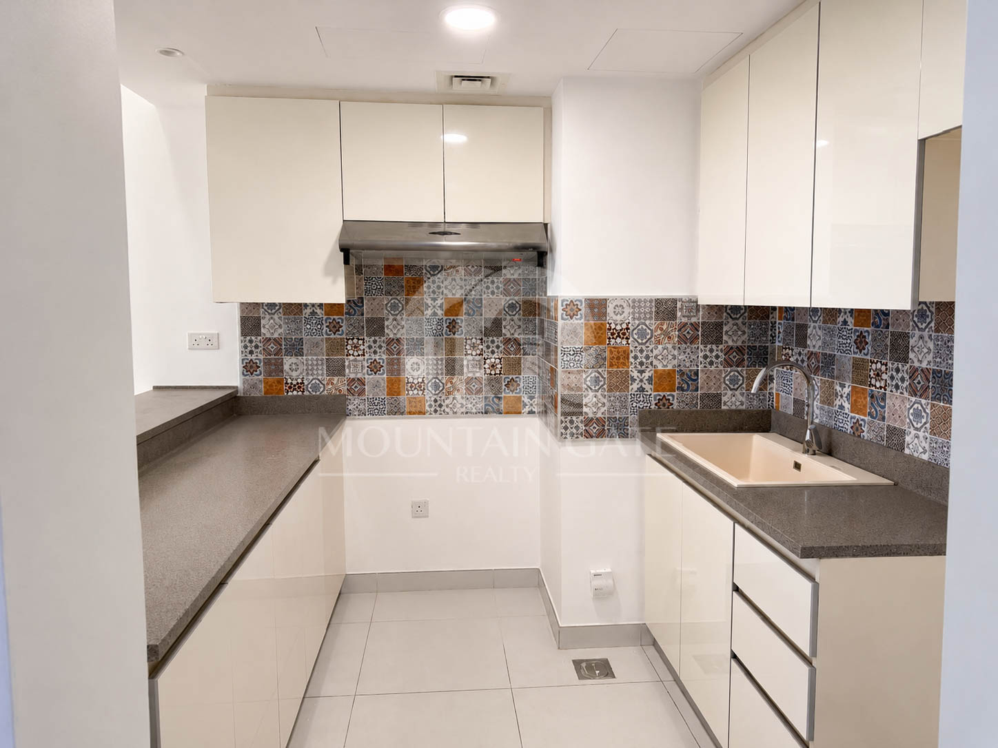 SPACIOUS UNIT | OPEN VIEW | VACANT NOW 2BR Motor City Mountain Gate