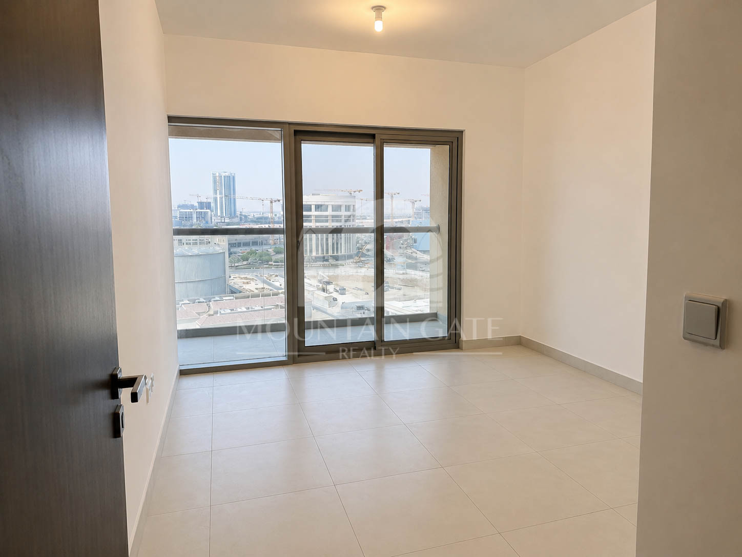 SPACIOUS UNIT | OPEN VIEW | VACANT NOW 2BR Motor City Mountain Gate