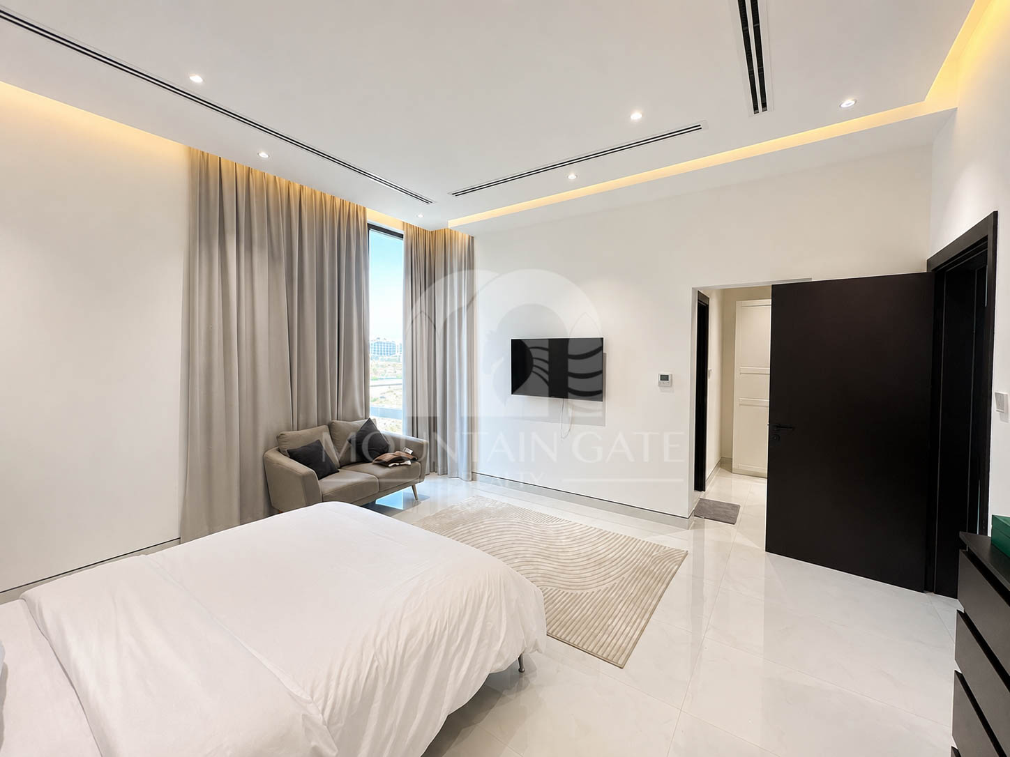 Brand New Commercial Villa | Ideal for Nursery 8BR Al Warsan Mountain Gate
