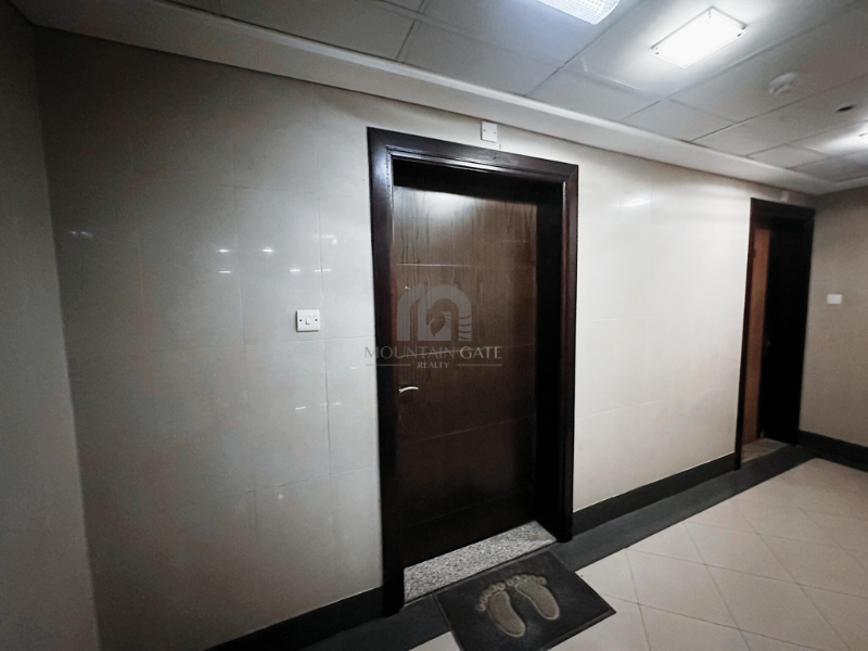 The largest studio | Open view | Near Dubai exit
