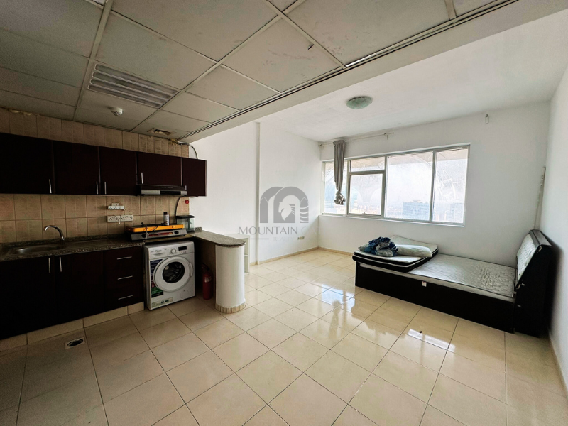 The largest studio | Open view | Near Dubai exit النهدة Mountain Gate