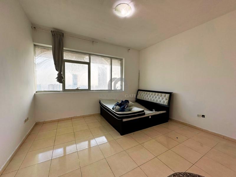 The largest studio | Open view | Near Dubai exit النهدة Mountain Gate