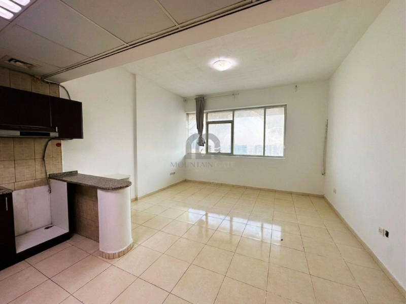 The largest studio | Open view | Near Dubai exit النهدة Mountain Gate