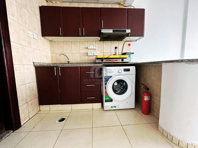 The largest studio | Open view | Near Dubai exit النهدة Mountain Gate