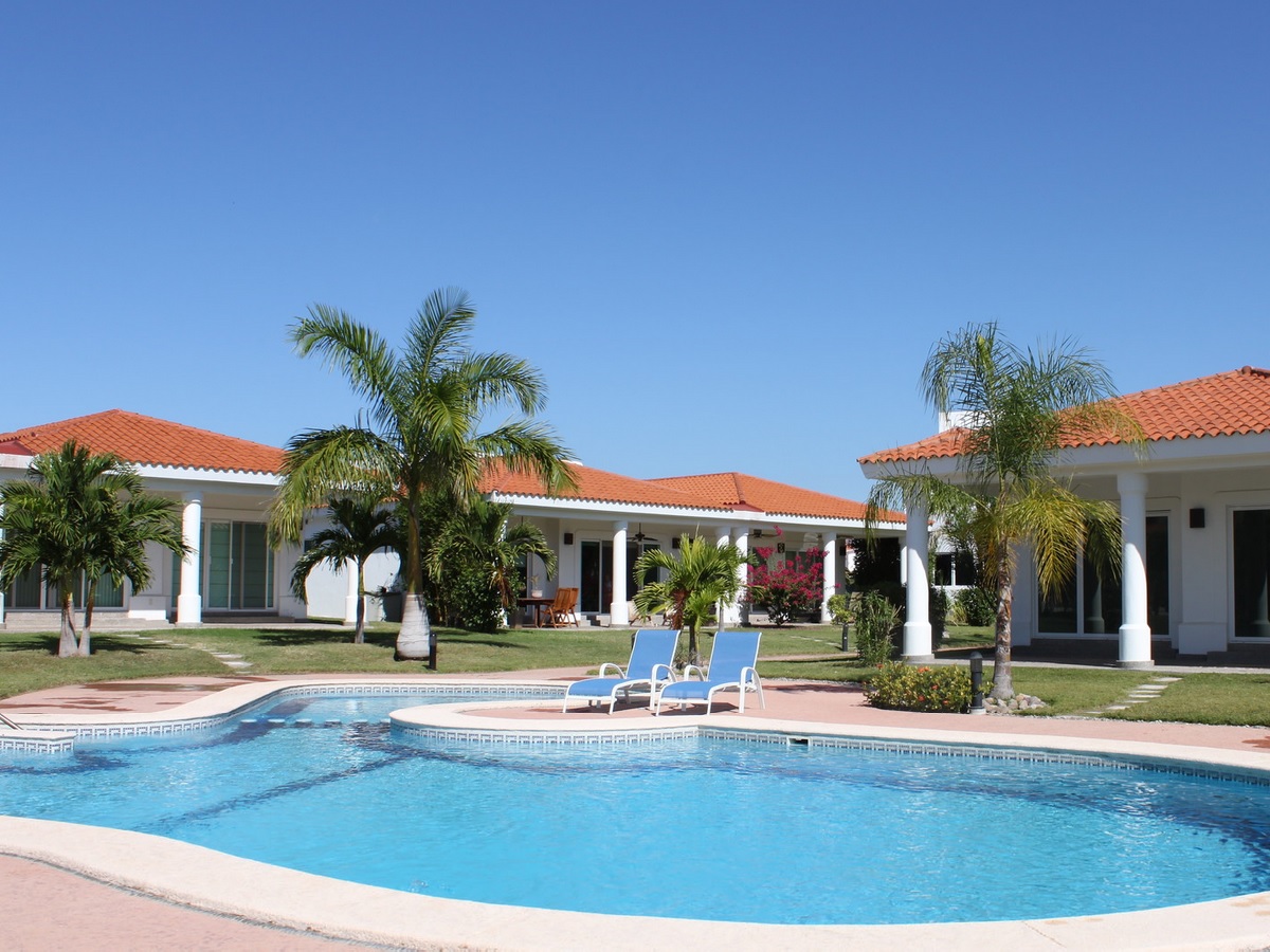 marbella alberca.jpg