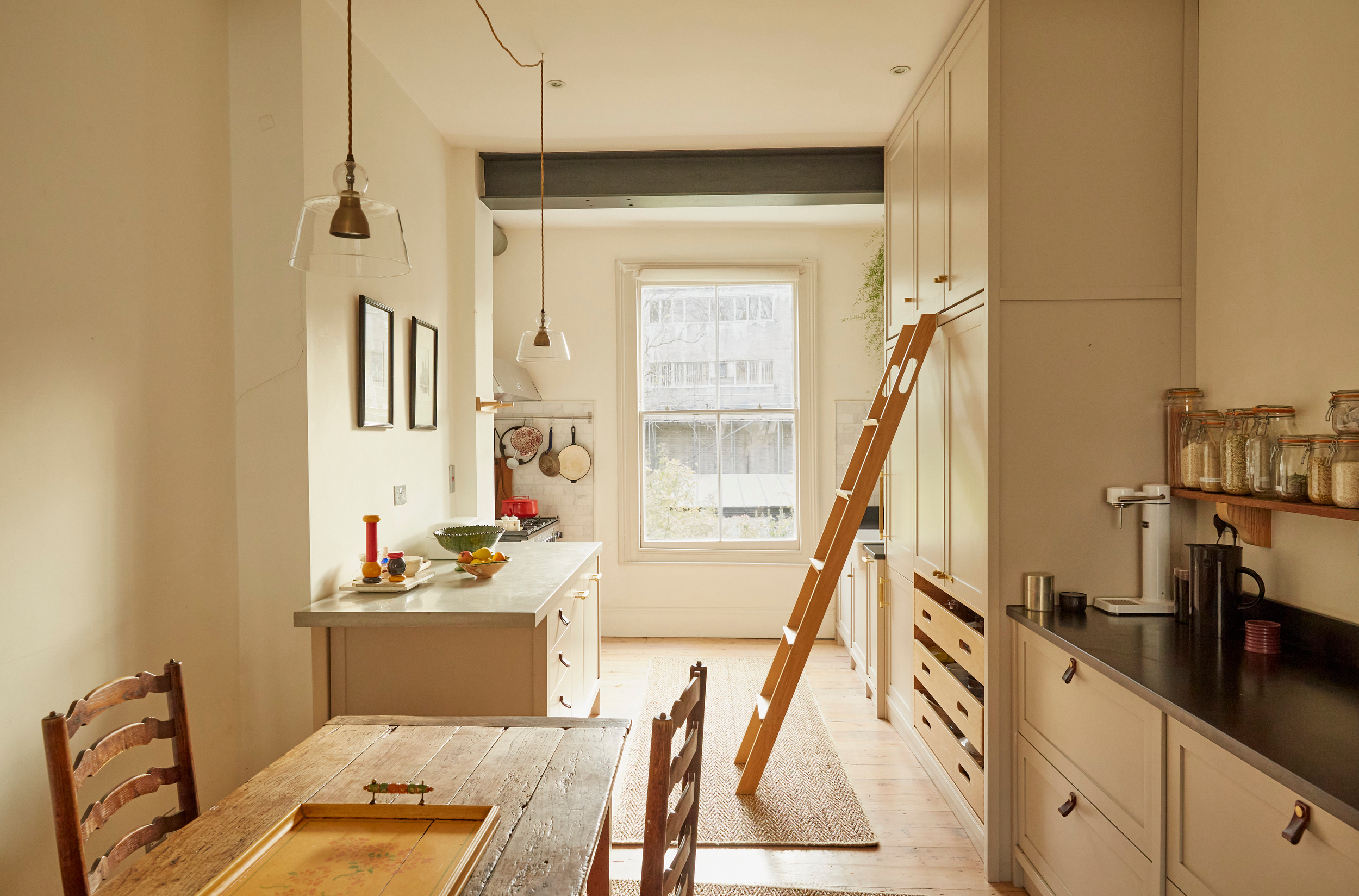 Colvestone Crescent - Image 1