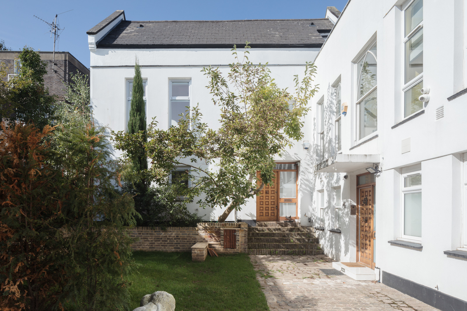 Trinity Close - Image 1