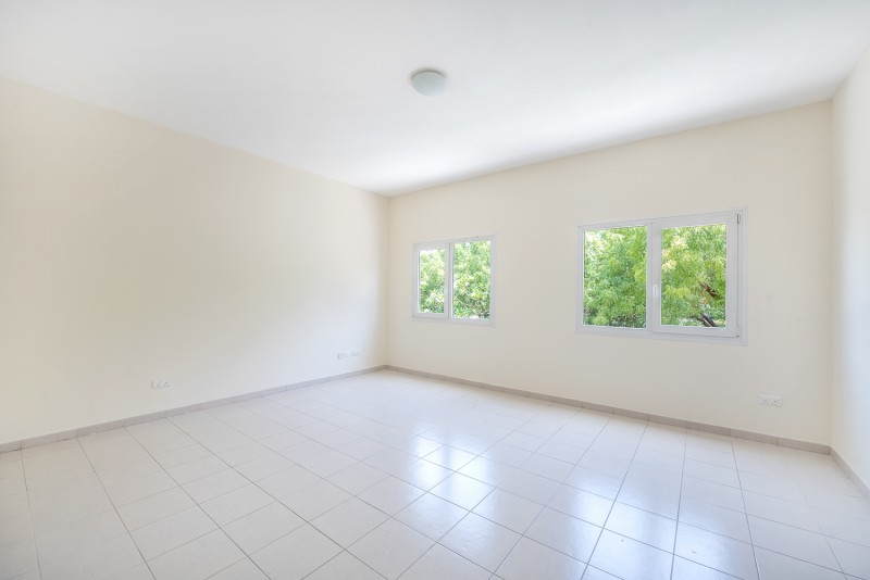 3 Bedrooms Villa in Meadows 9