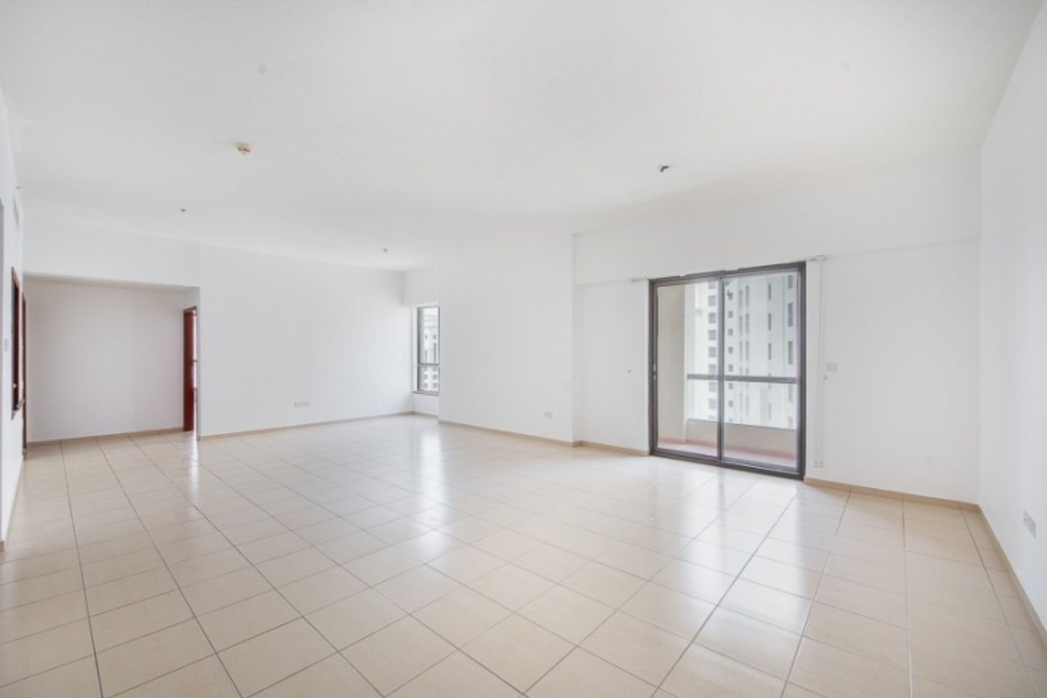 4 Bedrooms Apartment in Sadaf 8