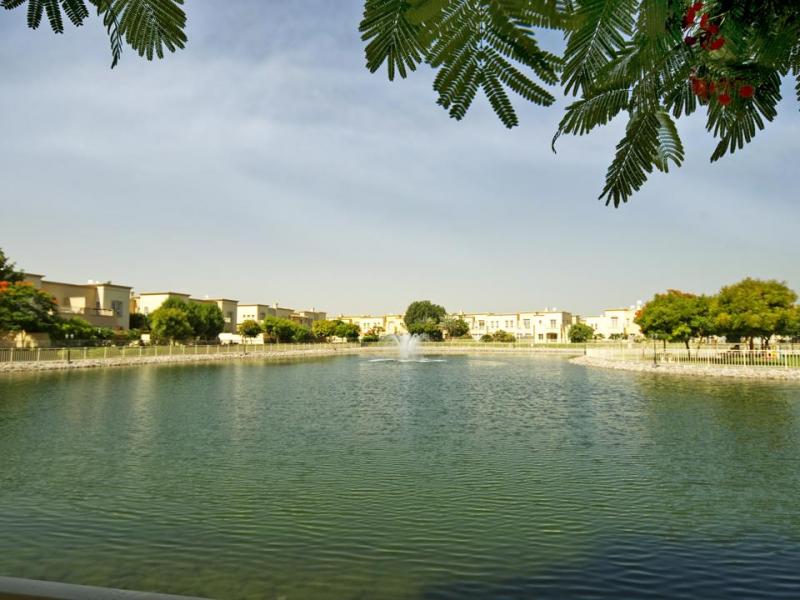 3 Bedrooms Villa in Springs 11