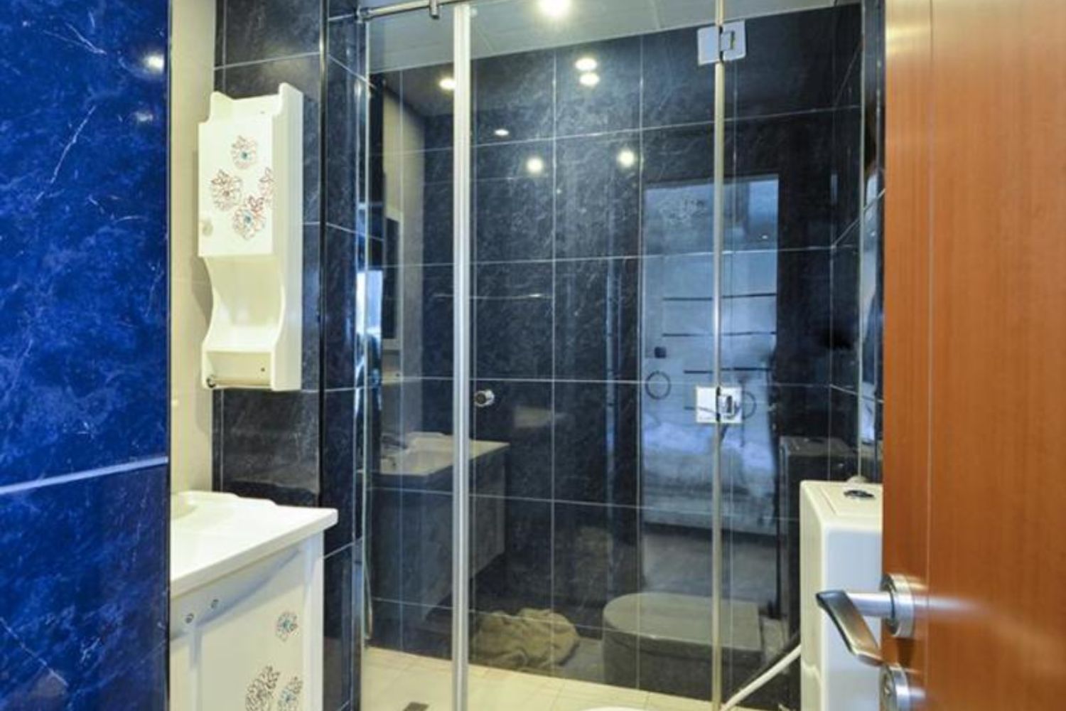 1 Bedroom Apartment in Saba Tower 3