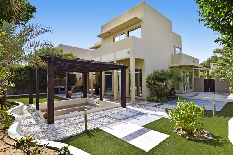 3 Bedrooms Villa in Savannah 1