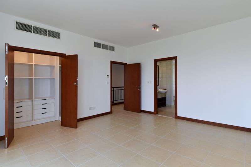 3 Bedrooms Villa in Savannah 1