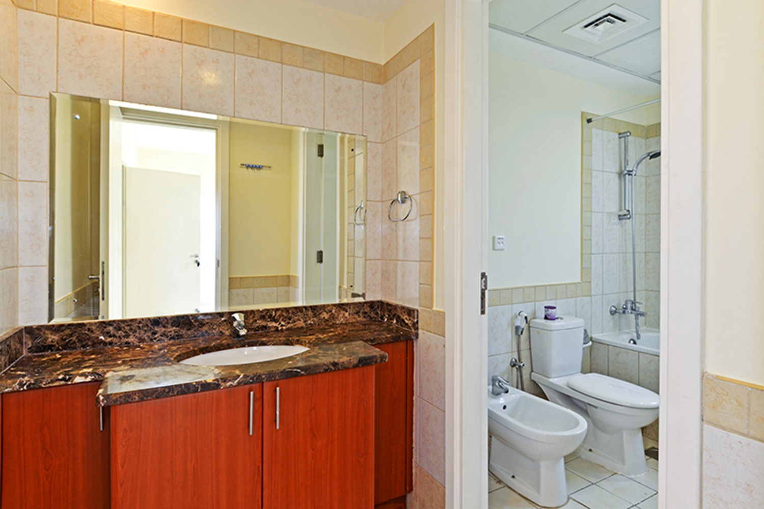 2 Bedrooms Villa in Springs 3