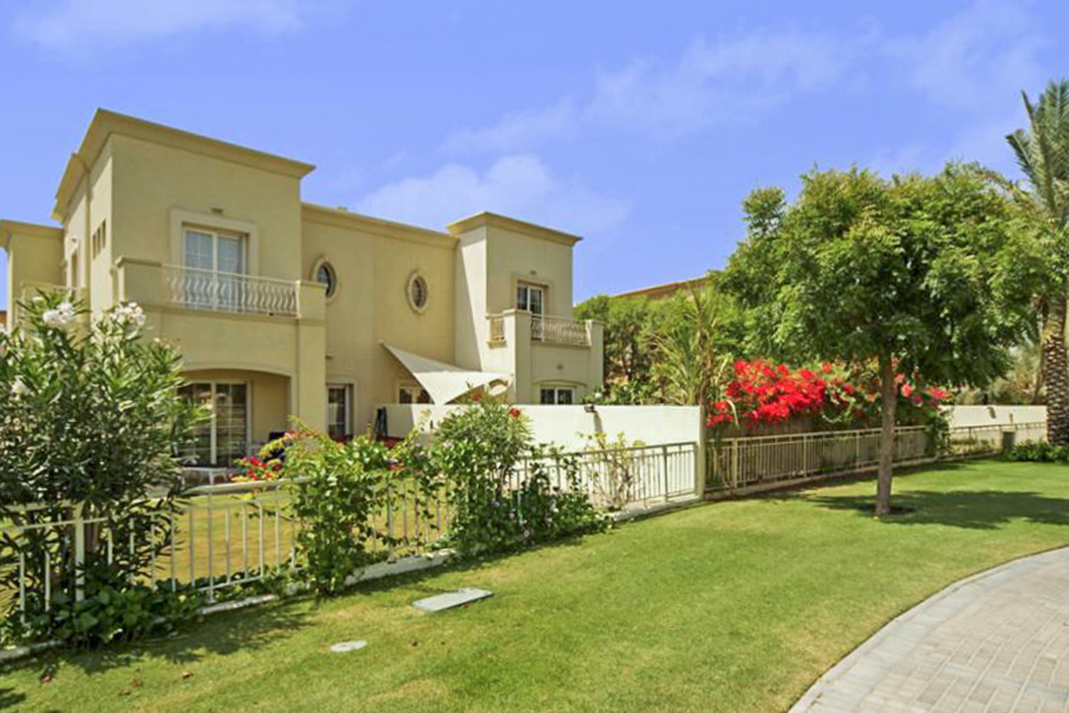2 Bedrooms Villa in Springs 3