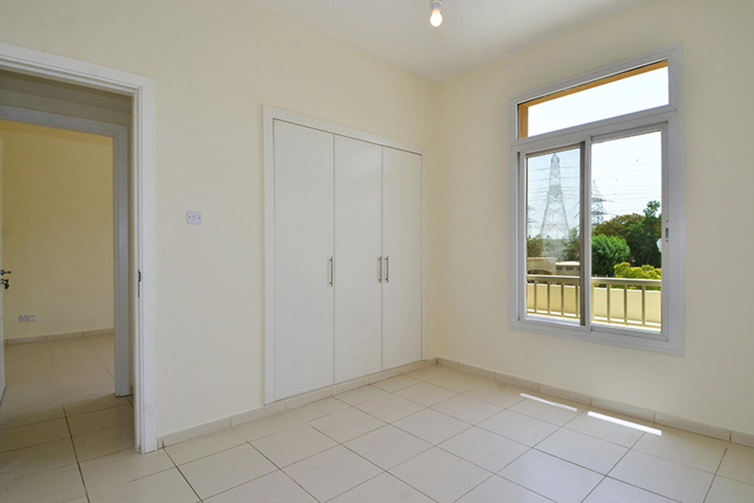 2 Bedrooms Villa in Springs 3