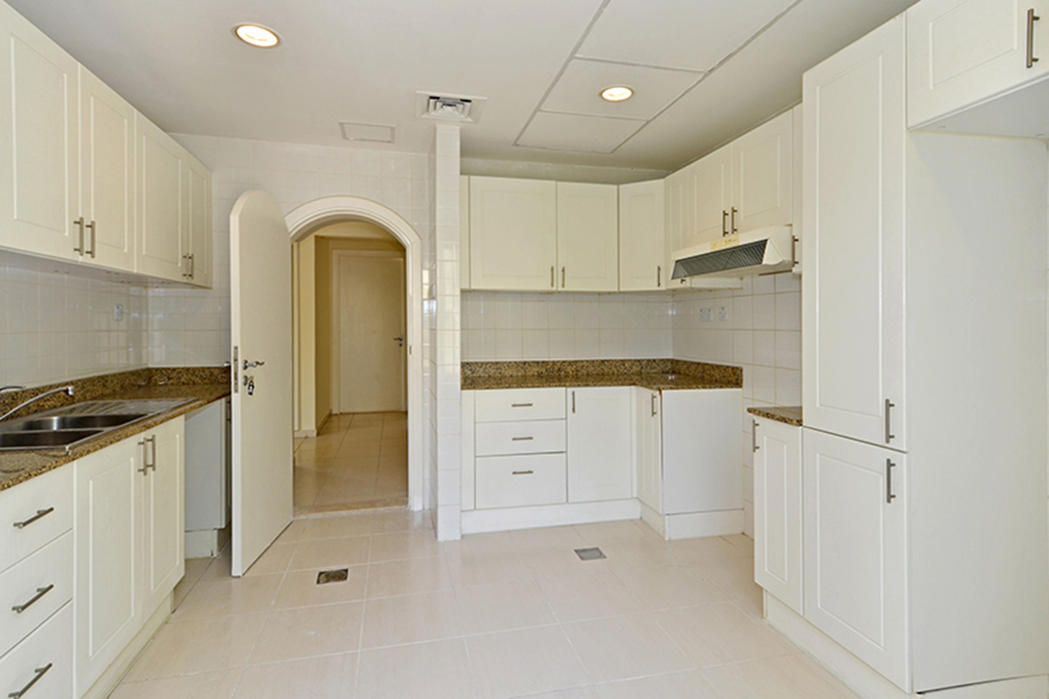 2 Bedrooms Villa in Springs 3