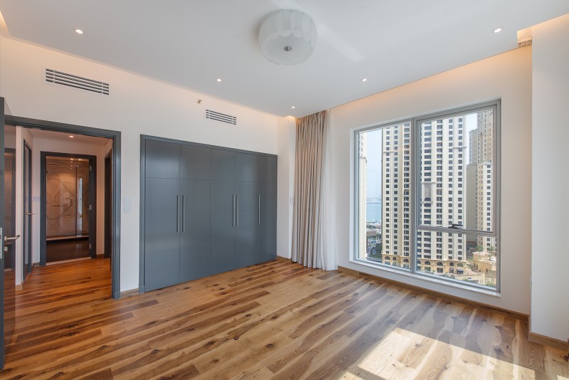 3 Bedrooms Apartment in Shemara Tower