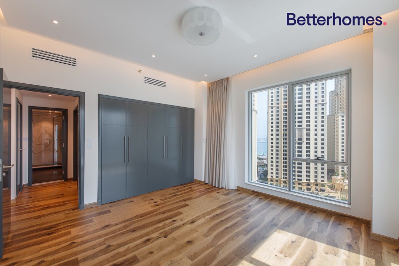 3 Bedrooms Apartment in Shemara Tower