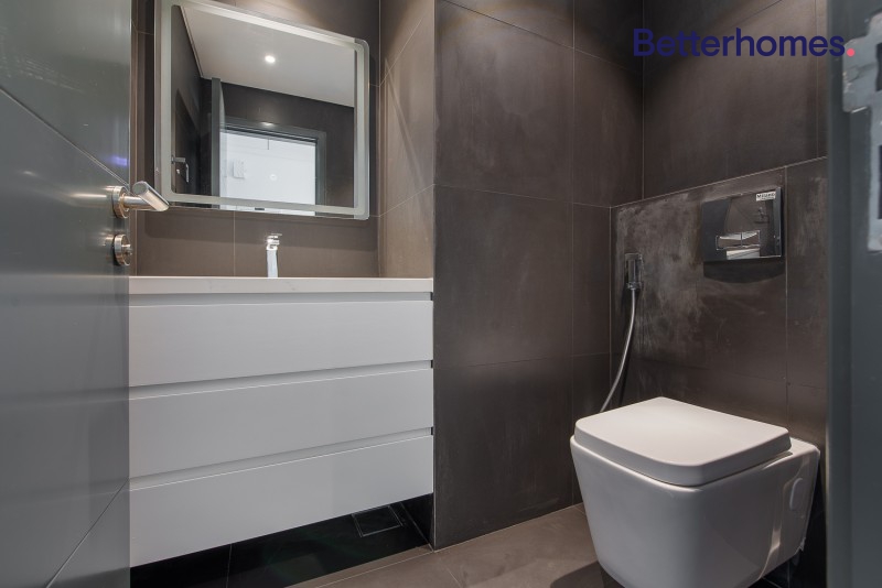 3 Bedrooms Apartment in Shemara Tower