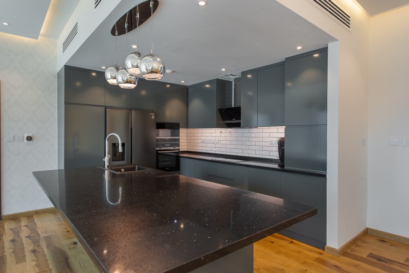 3 Bedrooms Apartment in Shemara Tower