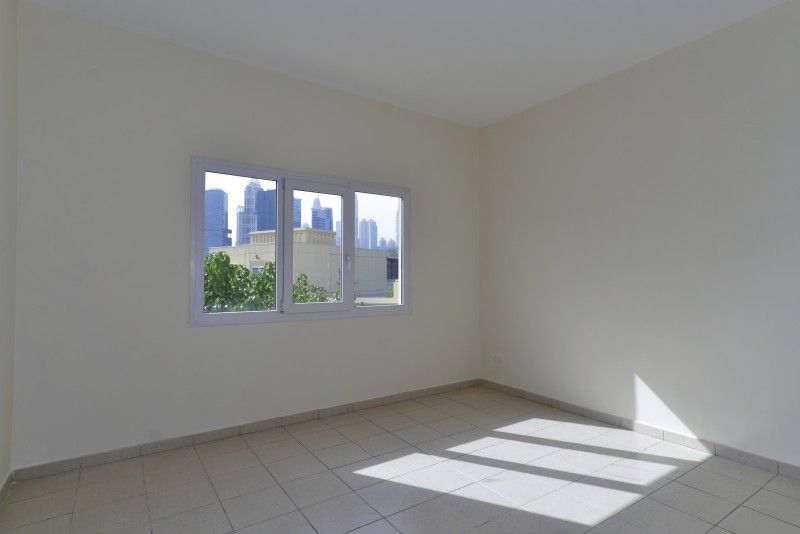 5 Bedrooms Villa in Meadows 6