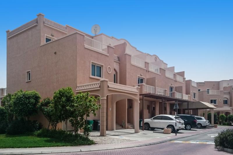 2 Bedrooms Townhouse in Mediterranean Style