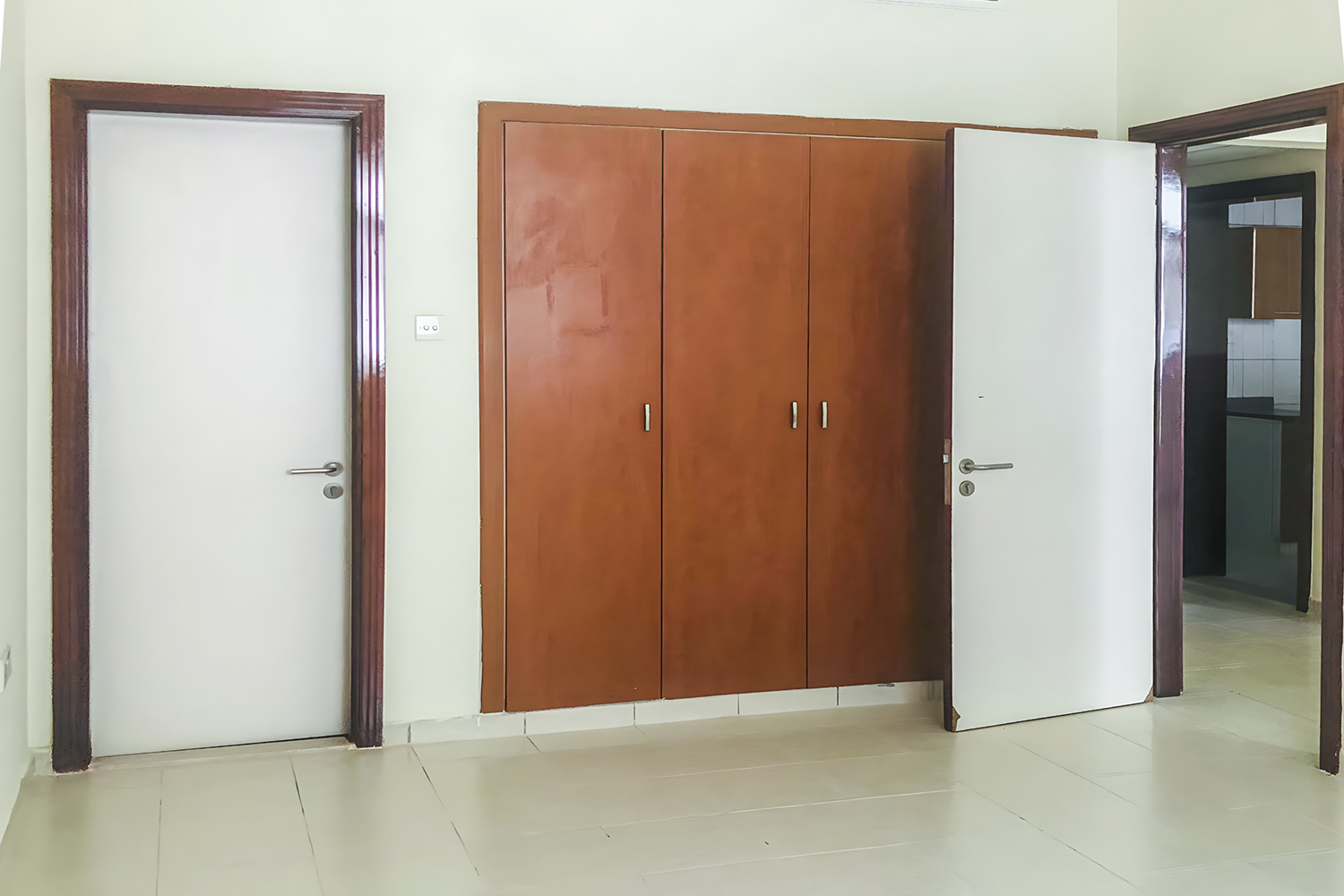 1 Bedroom Apartment in China Cluster