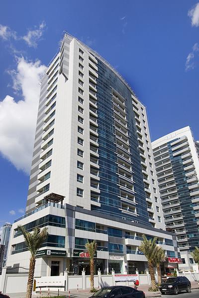 3 Bedrooms Apartment in Marina Diamond 4