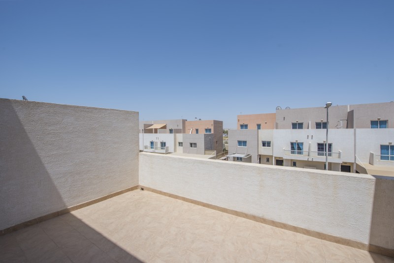 3 Bedrooms Townhouse in Contemporary Style