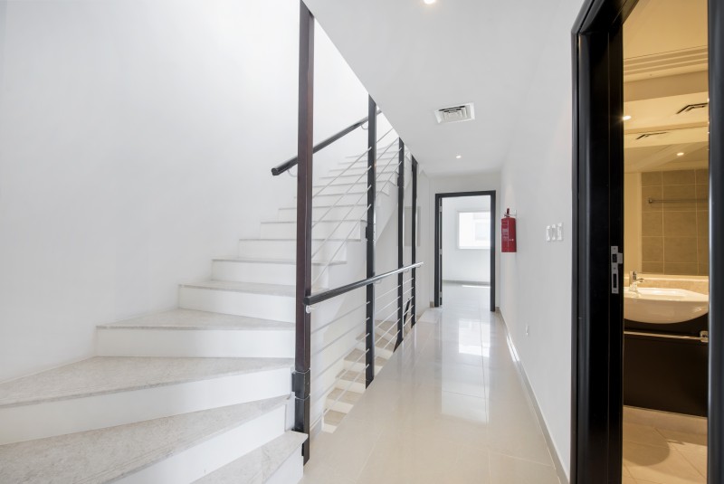 3 Bedrooms Townhouse in Contemporary Style