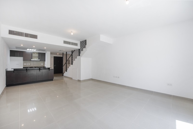 3 Bedrooms Townhouse in Contemporary Style