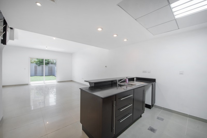 3 Bedrooms Townhouse in Contemporary Style