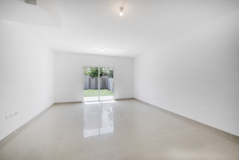 3 Bedrooms Townhouse in Contemporary Style