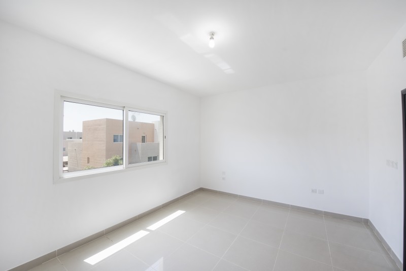 3 Bedrooms Townhouse in Contemporary Style