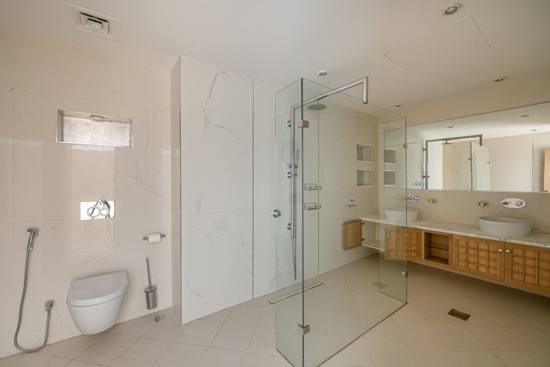 3 Bedrooms Apartment in Emerald Residence