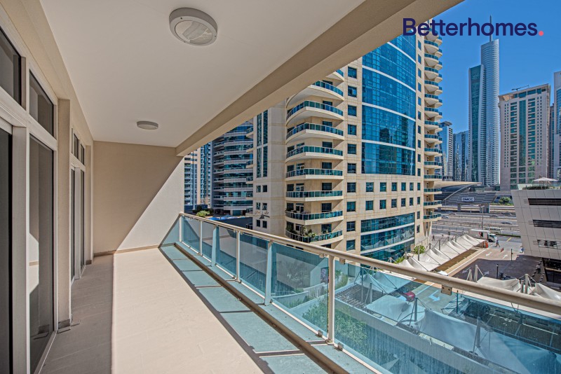 3 Bedrooms Apartment in Emerald Residence