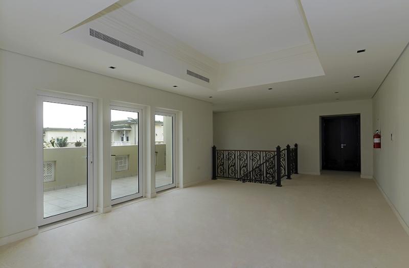 5 Bedrooms Villa in Quortaj