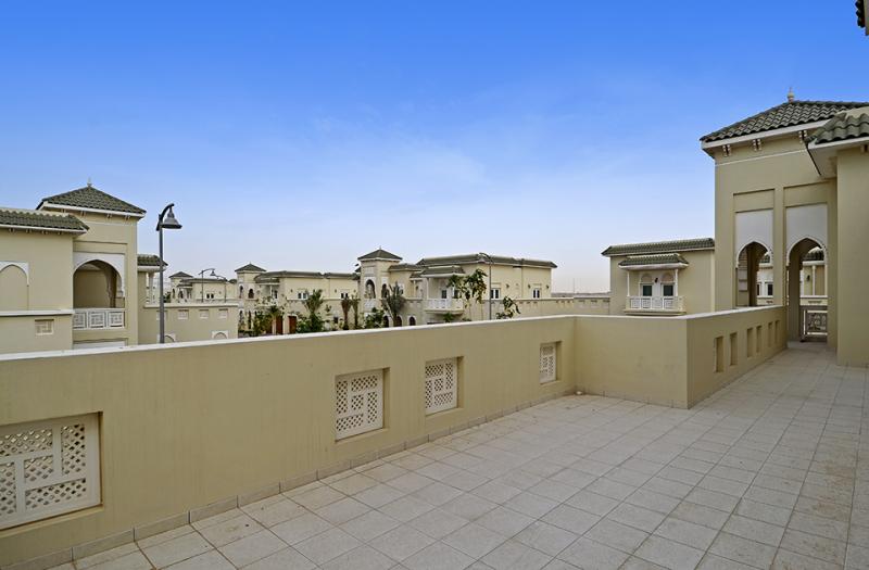 5 Bedrooms Villa in Quortaj