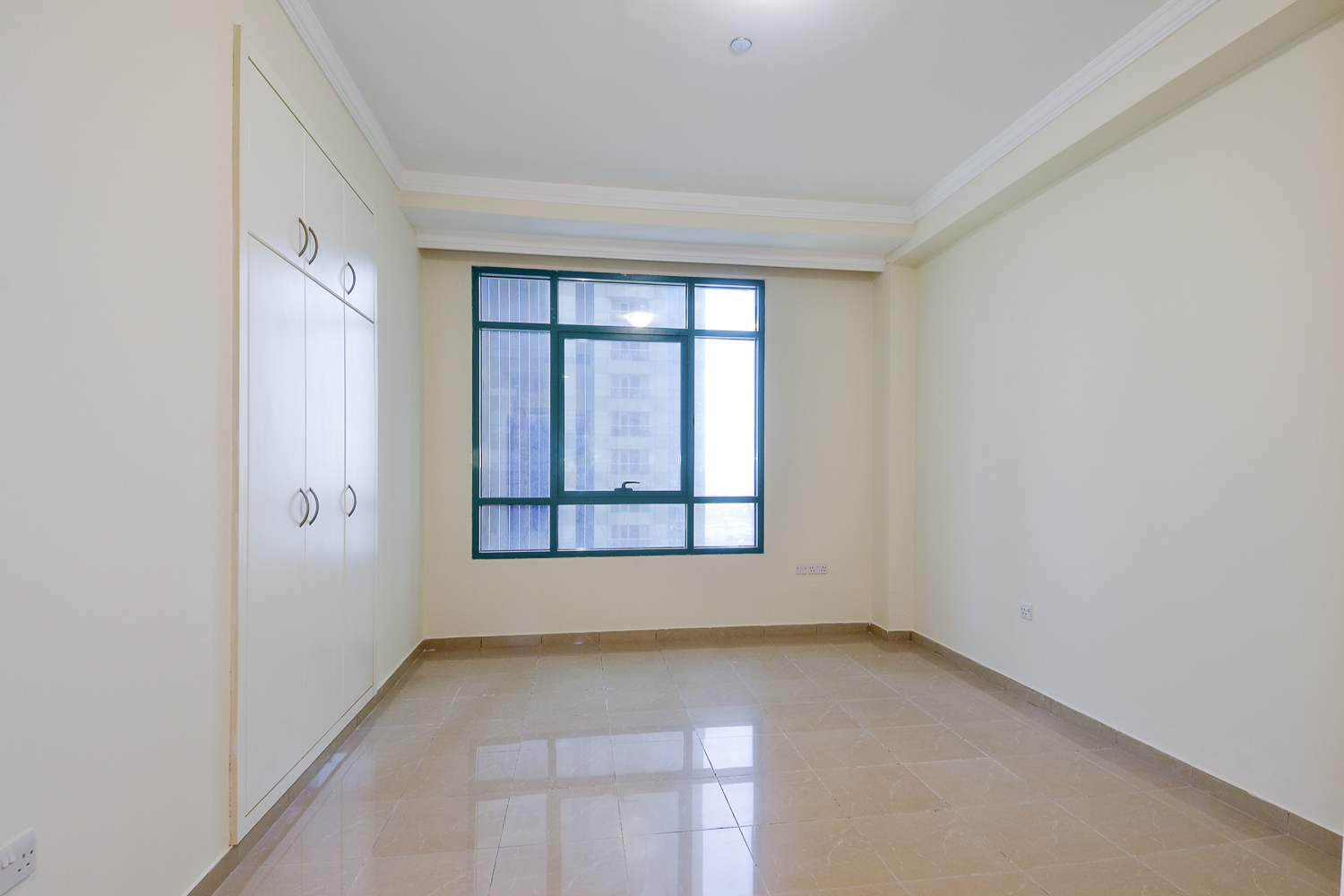 1 Bedroom Apartment in Marina Crown