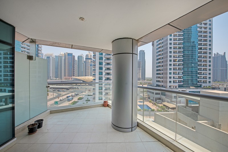 2 Bedrooms Apartment in Trident Bayside