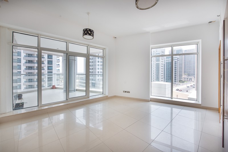 2 Bedrooms Apartment in Trident Bayside
