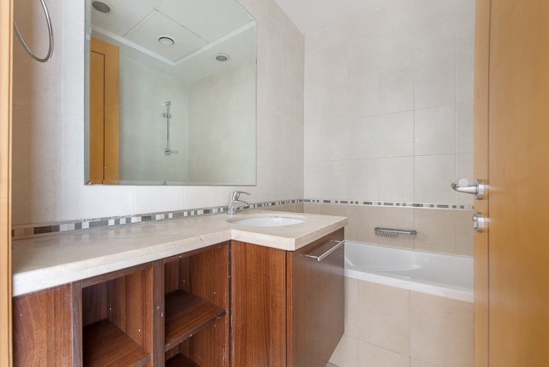 2 Bedrooms Apartment in Trident Bayside