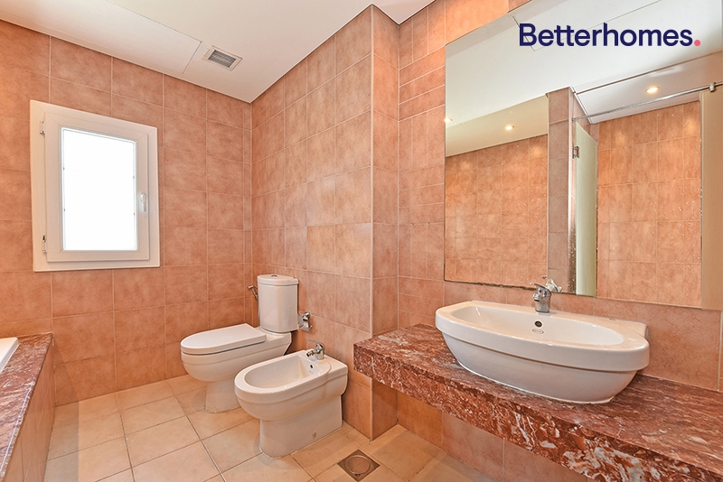 1 Bedroom Villa in Mediterranean Townhouse