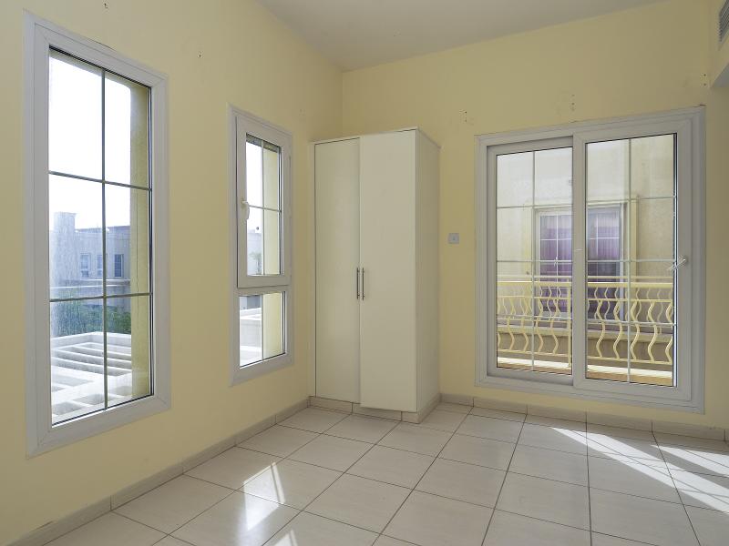 2 Bedrooms Villa in Springs 8